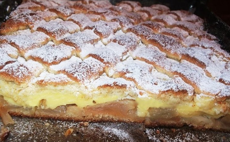 Prăjitura delicata cu mere și budincă de vanilie – nu are cum sa nu-ti reuseasca