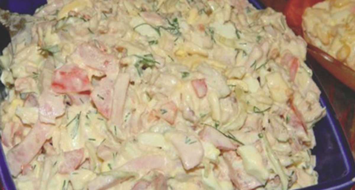 Salată din piept de pui, gustoasă, delicioasa și ușor de preparat